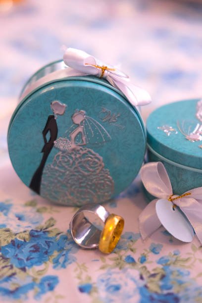 wedding favor tin cans